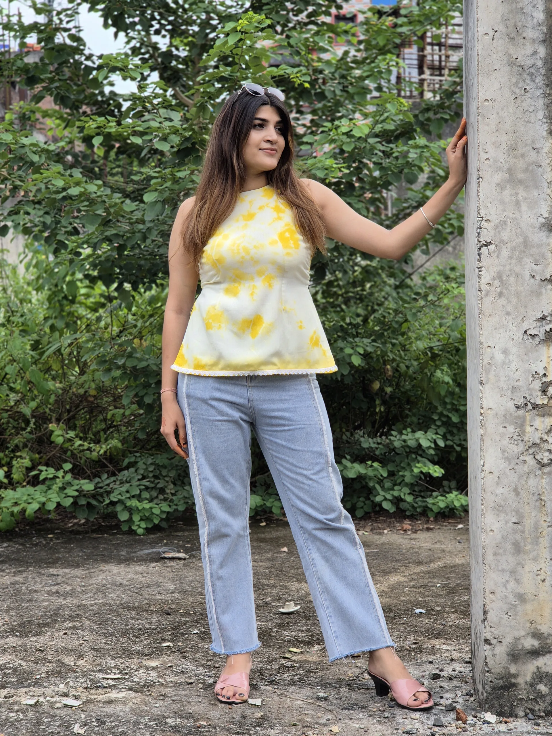 Yellow Sleeveless Kurti with Marble Print and Unique Back Design - Image 2