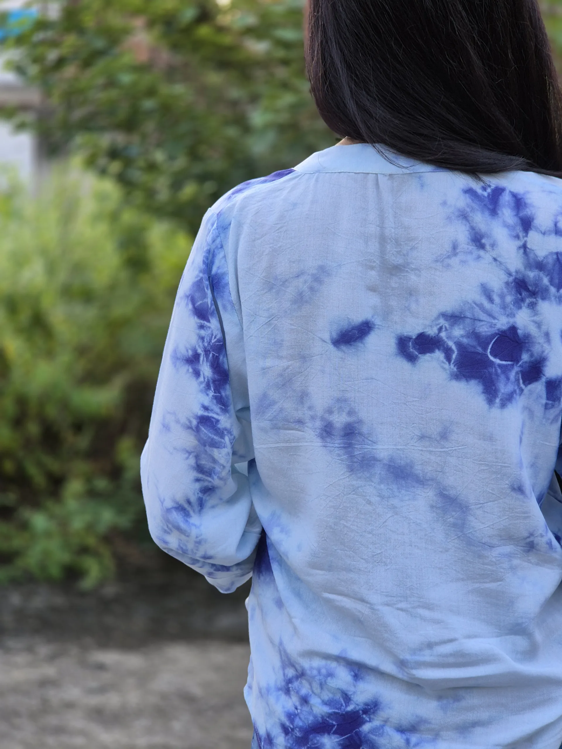 Blue Marble Print Oversized Cotton Shirt with Stand Collar For Woman - Image 7